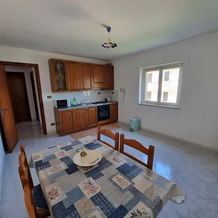 Flora - With Sea View, 2 Minutes Walk To Beach Apartment